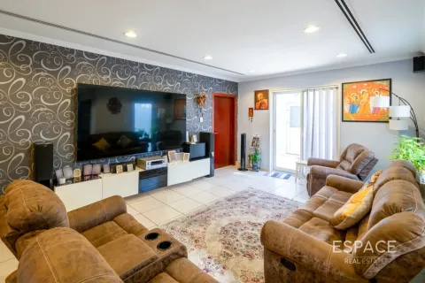 Villa in Green Community West, Green Community, Dubai 4 bedrooms, 390 sq.m. № 122392 - photo 8