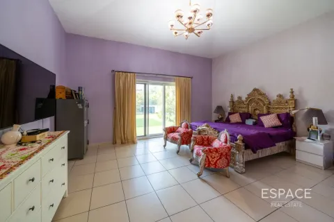 Villa in Green Community West, Green Community, Dubai 4 bedrooms, 390 sq.m. № 122392 - photo 16