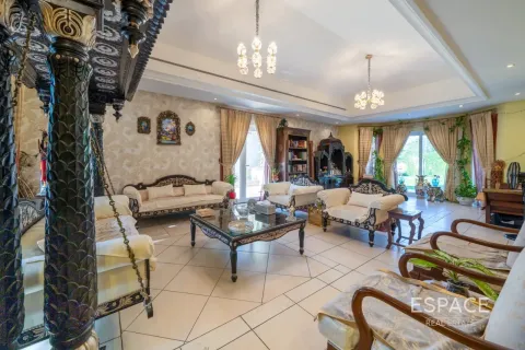 Villa in Green Community West, Green Community, Dubai 4 bedrooms, 390 sq.m. № 122392 - photo 2