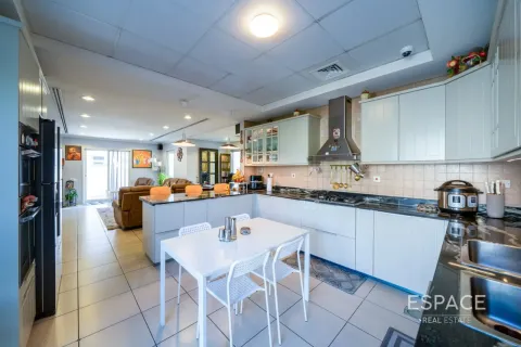 Villa in Green Community West, Green Community, Dubai 4 bedrooms, 390 sq.m. № 122392 - photo 7