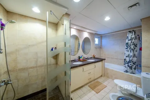 Villa in Green Community West, Green Community, Dubai 4 bedrooms, 390 sq.m. № 122392 - photo 17