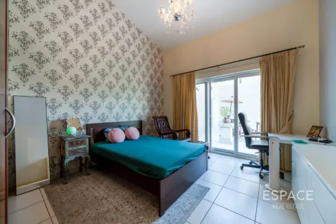 Villa in Green Community West, Green Community, Dubai 4 bedrooms, 390 sq.m. № 122392 - photo 11