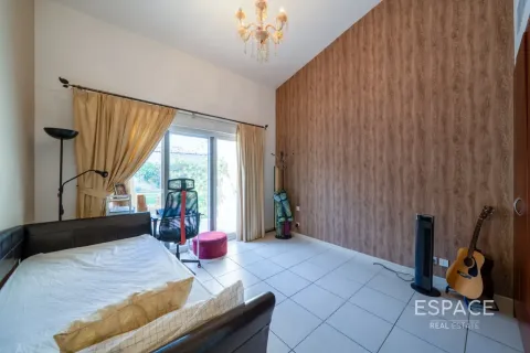 Villa in Green Community West, Green Community, Dubai 4 bedrooms, 390 sq.m. № 122392 - photo 15