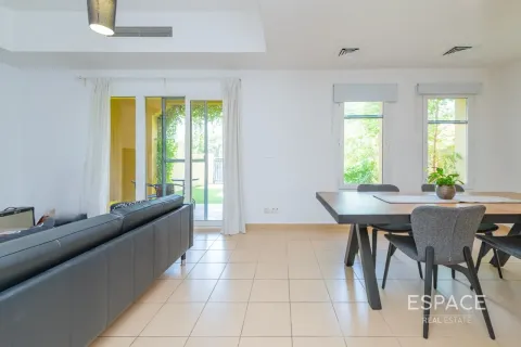 Villa en Arabian Ranches, Dubai, 2 dormitorios, 175 m², № 122390 - foto 2