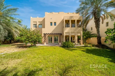 Villa in Meadows, Dubai 4 bedrooms, 441 sq.m. № 122393