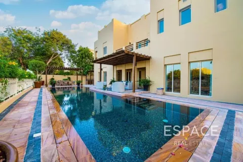 Villa in Meadows, Dubai 6 bedrooms, 595 sq.m. № 122963