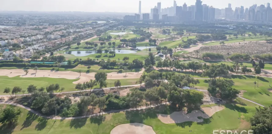 Appartement à The Views, Dubai, 2 chambres, 144 m², № 122960