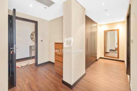Apartment in Palm Jumeirah, Dubai 2 bedrooms, 170 sq.m. № 73561 - photo 11