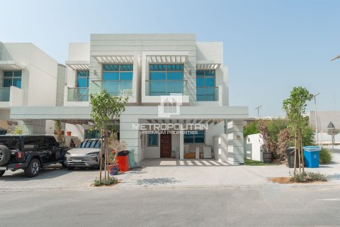 Villa à Al Furjan, Dubai, 4 chambres, 225 m², № 73560