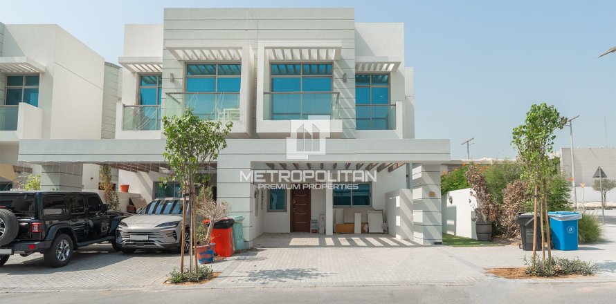 Villa in Al Furjan, Dubai 4 bedrooms, 225 sq.m. № 73560