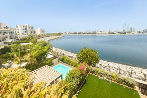 Adosado en Jumeirah, Dubai, 4 dormitorios, 444 m², № 142144 - foto 8