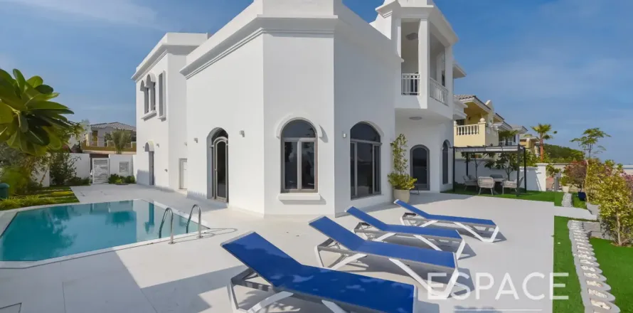 Villa in Palm Jumeirah, Dubai 5 bedrooms, 465 sq.m. № 122947