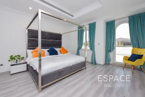 Villa in Palm Jumeirah, Dubai 5 bedrooms, 465 sq.m. № 122947 - photo 15