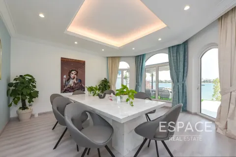 Villa in Palm Jumeirah, Dubai 5 bedrooms, 465 sq.m. № 122947 - photo 8