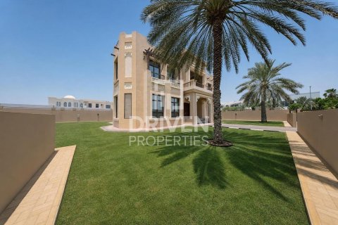 فيلا في الخوانيج, دبي 5 غرف نوم , 557.42 م² رقم 129622 - صورة 2