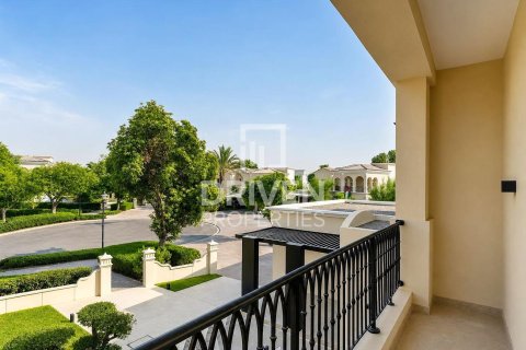 Купить виллу в Mirador La Coleccion, Арабиан Ранчес, Дубай: 6 спален, 1248.62м², № 142965 - фото 26