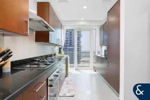 Apartment in Business Bay, Dubai 2 bedrooms, 174 sq.m. № 88393 - photo 6