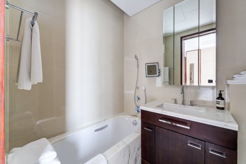Apartment in Downtown Dubai (Downtown Burj Dubai), Dubai 3 bedrooms, 172 sq.m. № 120416 - photo 12