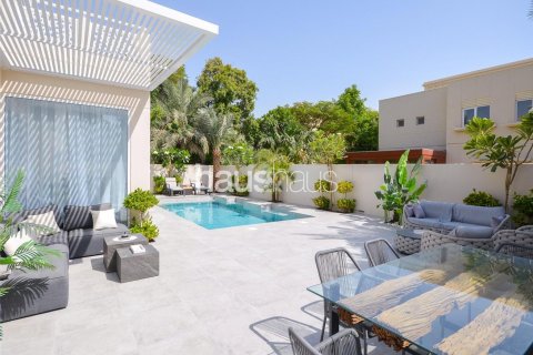 Villa à Meadows, Dubai, 5 chambres, 320 m², № 43309 - photo 2