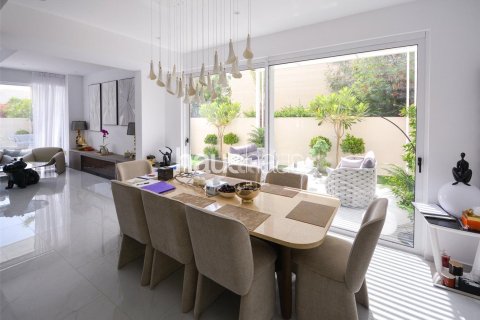 Villa à Meadows, Dubai, 5 chambres, 320 m², № 43309 - photo 11