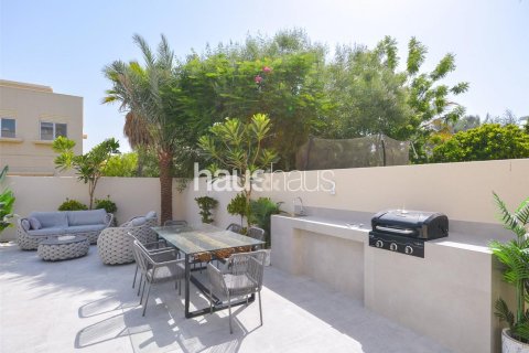 Villa à Meadows, Dubai, 5 chambres, 320 m², № 43309 - photo 3