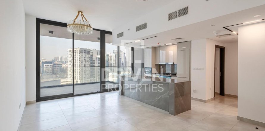 Appartement à Business Bay, Dubai, 2 chambres, 145.39 m², № 136853