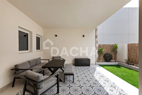 Adosado en Dubai Land, Dubai, 4 dormitorios, 198 m², № 133249 - foto 5