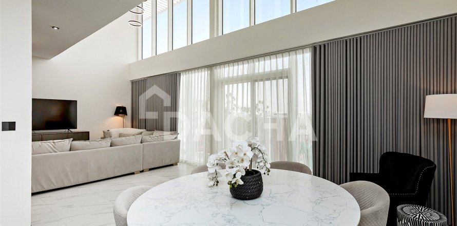 Adosado en Dubai Land, Dubai, 4 dormitorios, 198 m², № 133249