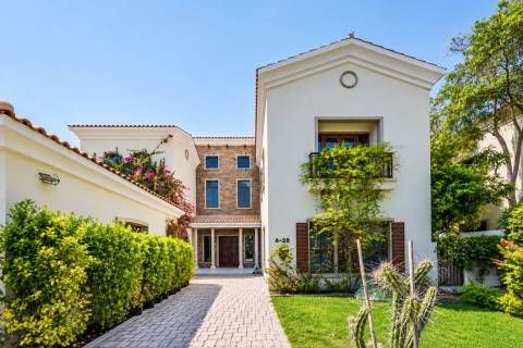 Villa in Jumeirah Golf Estates, Dubai 5 bedrooms, 508.18 sq.m. № 142097
