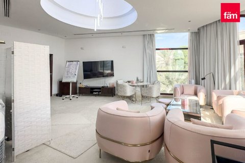 Villa in Dubai 7 bedrooms, 1723.7 sq.m. № 118822 - photo 7