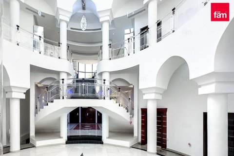 Villa in Dubai 7 bedrooms, 1723.7 sq.m. № 118822 - photo 8
