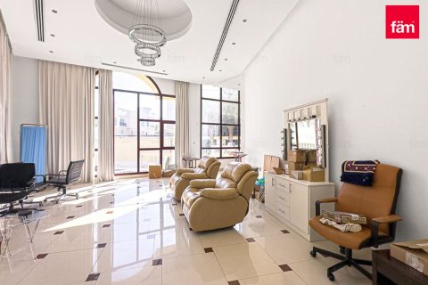 Villa à Dubai, 7 chambres, 1723.7 m², № 118822