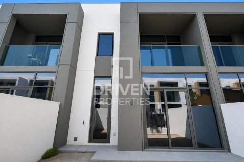 Снять в аренду таунхаус в Ruba, Arabian Ranches 3, Дубай: 3 спальни, 145.67м², № 134182 - фото 8