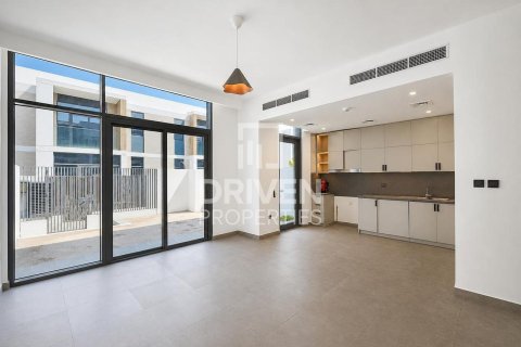 Снять в аренду таунхаус в Ruba, Arabian Ranches 3, Дубай: 3 спальни, 145.67м², № 134182 - фото 17