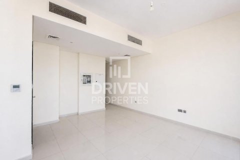 Снять в аренду таунхаус в Дубае: 3 спальни, 176.98м², № 134179 - фото 7