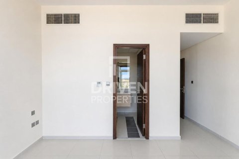 Снять в аренду таунхаус в Дубае: 3 спальни, 176.98м², № 134179 - фото 12