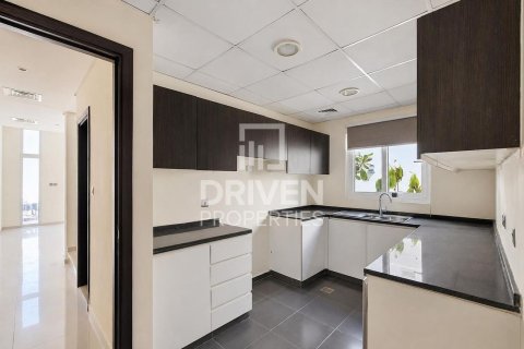 Снять в аренду таунхаус в Дубае: 3 спальни, 176.98м², № 134179 - фото 19