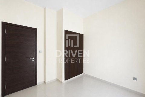 Снять в аренду таунхаус в Дубае: 3 спальни, 176.98м², № 134179 - фото 15