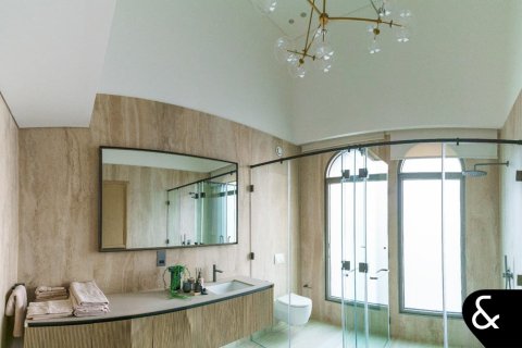 Villa in Jumeirah Islands, Dubai 4 bedrooms, 506 sq.m. № 78696 - photo 12