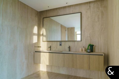 Villa in Jumeirah Islands, Dubai 4 bedrooms, 506 sq.m. № 78696 - photo 14