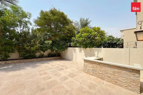 Villa in Dubai 4 bedrooms, 405 sq.m. № 123472 - photo 7