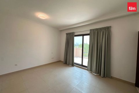 Villa in Dubai 4 bedrooms, 405 sq.m. № 123472 - photo 5