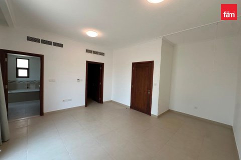 Villa in Dubai 4 bedrooms, 405 sq.m. № 123472 - photo 9