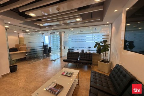 Bureau à Dubai, 118 m², № 97764