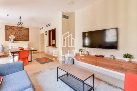 Appartement à Downtown Dubai (Downtown Burj Dubai), Dubai, 2 chambres, 131 m², № 137339 - photo 2
