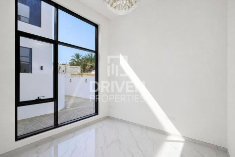Villa in Jumeirah, Dubai 6 bedrooms, 1424.02 sq.m. № 130054 - photo 24