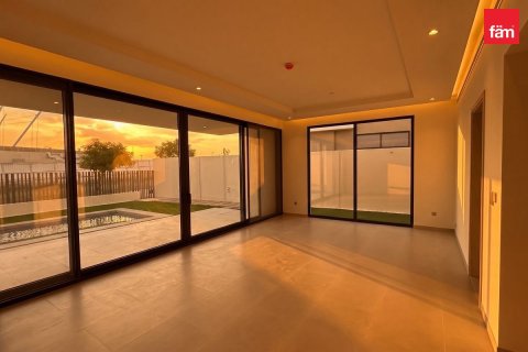 Villa in Jebel Ali, Dubai 5 bedrooms, 675.5 sq.m. № 137544 - photo 4