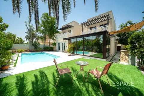 فيلا في Meadows, دبي 4 غرف نوم, 540 م² رقم 122761