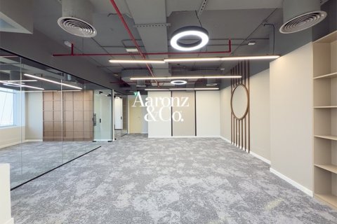 Офис в Джумейра Лейк Тауэрс, Дубай, 111м², № 110027