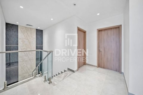 Снять в аренду виллу в District One, Мохаммед Бин Рашид Сити, Дубай: 4 спальни, 350.8м², № 127859 - фото 7